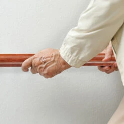 Relaxdays Rampe D’escalier, 150 Cm, Main Courante Escalier, Aluminium, Aspect Chêne Intérieur Extérieur, Ø 42mm, Brun -Mottetch Boutique 31795694 3